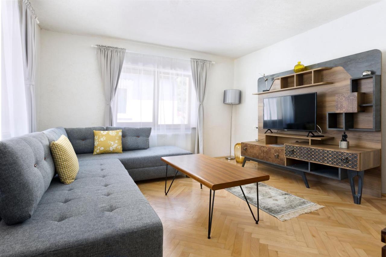 Aki Gray Apartment Brašov Exteriér fotografie